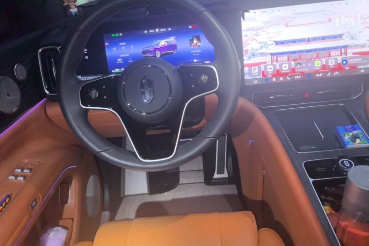 Used Hima AITO M9 2025 Model Range-Extended Ultra Edition 52kWh 6-seater (896-line LiDAR) Steering Wheel