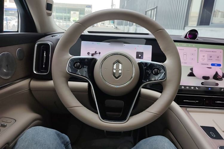 Used Hima AITO M9 2025 Extended-Range Ultra Version 52 kWh 6-Seater Steering Wheel