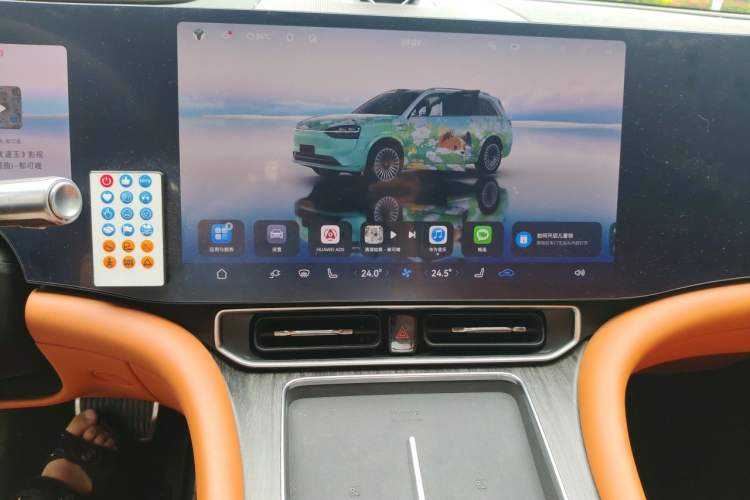Used Hima AITO M9 2025 Extended-Range Ultra Version 52 kWh 5-Seater Edition Audio And AC Panel