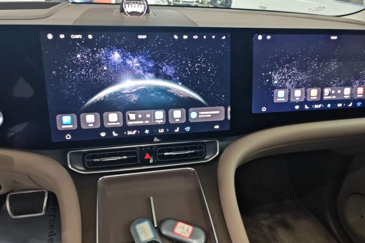 Used Hima AITO M9 2025 Extended-Range Ultra Version 52 kWh 5-Seater Edition Audio And AC Panel