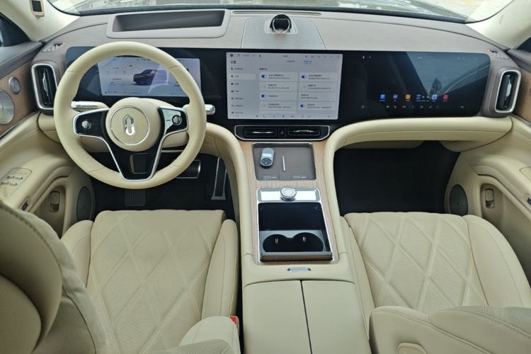Used Hima AITO M9 2025 Extended-Range Ultra Version 52 kWh 6-Seater Center Console