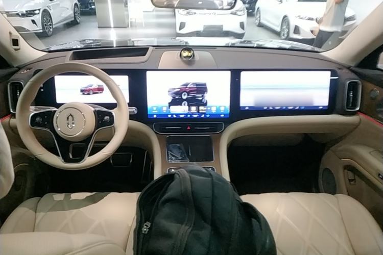 Used Hima AITO M9 2025 Extended-Range Ultra Version 52 kWh 6-Seater Center Console