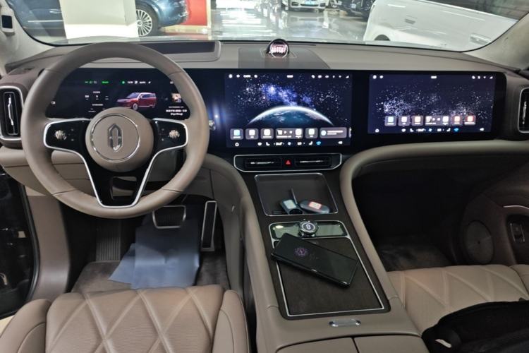 Used Hima AITO M9 2025 Extended-Range Ultra Version 52 kWh 5-Seater Edition Center Console