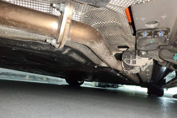 Used Hima AITO M9 2025 Extended-Range Ultra Version 52 kWh 6-Seater Chassis Front Left