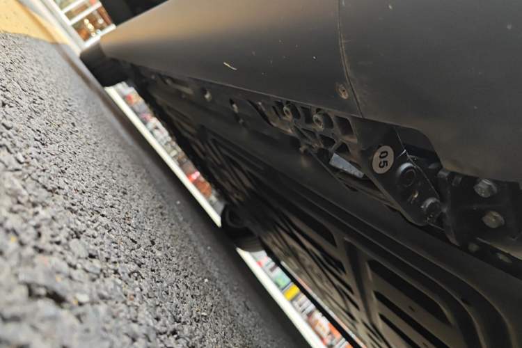 Used Hima AITO M9 2025 Pure Electric Ultra Version 100 kWh 6-Seater Model Chassis Rear Left