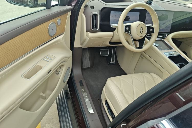 Used Hima AITO M9 2025 Extended-Range Ultra Version 52 kWh 6-Seater Driver Seat