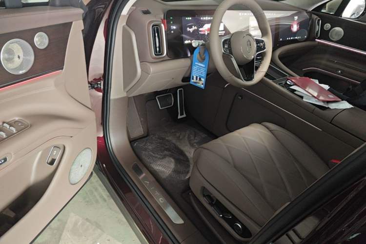 Used Hima AITO M9 2025 Extended-Range Ultra Version 52 kWh 6-Seater Driver Seat