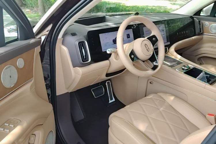 Used Hima AITO M9 2025 Extended-Range Ultra Version 52 kWh 5-Seater Edition Driver Seat