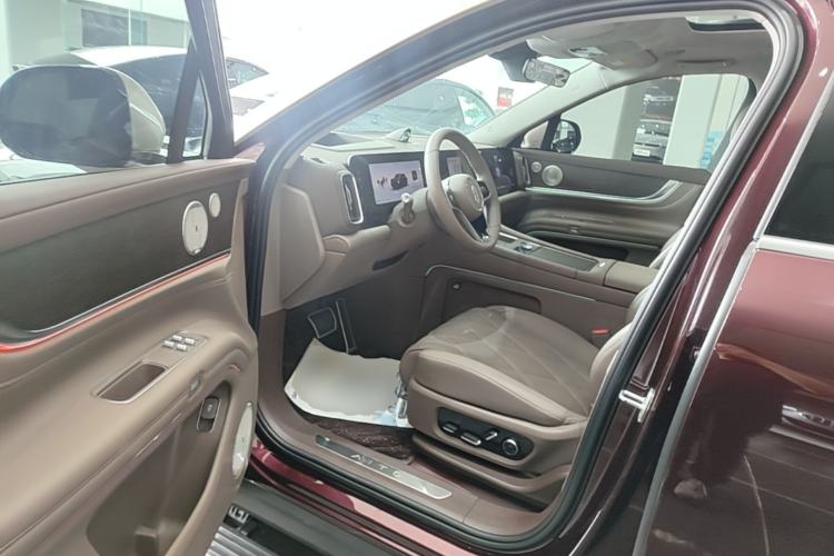 Used Hima AITO M9 2025 All-Electric Ultra Version 100 kWh 5-Seater Model Driver Seat