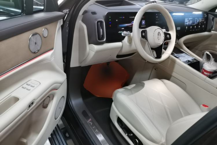 Used Hima AITO M9 2025 Extended-Range Ultra Version 52 kWh 6-Seater Driver Seat