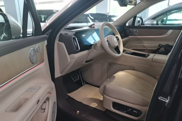 Used Hima AITO M9 2025 Extended-Range Ultra Version 52 kWh 6-Seater Driver Seat