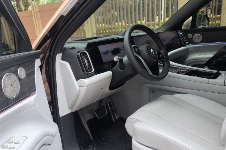 Used Hima AITO M9 2025 Pure Electric Ultra Version 100 kWh 6-Seater Model Driver Seat