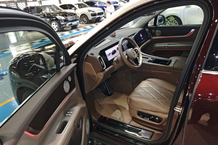 Used Hima AITO M9 2025 Extended-Range Ultra Version 52 kWh 6-Seater Driver Seat