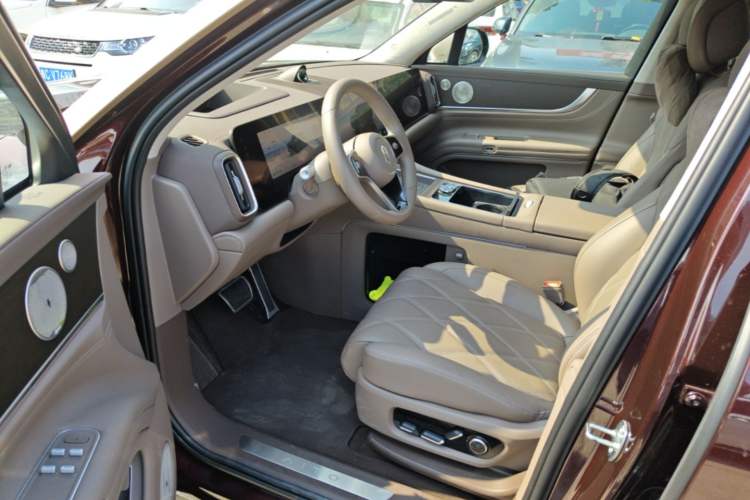 Used Hima AITO M9 2025 Extended-Range Ultra Version 52 kWh 6-Seater Driver Seat