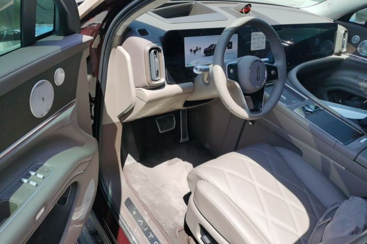 Used Hima AITO M9 2025 Extended-Range Ultra Version 52 kWh 6-Seater Driver Seat