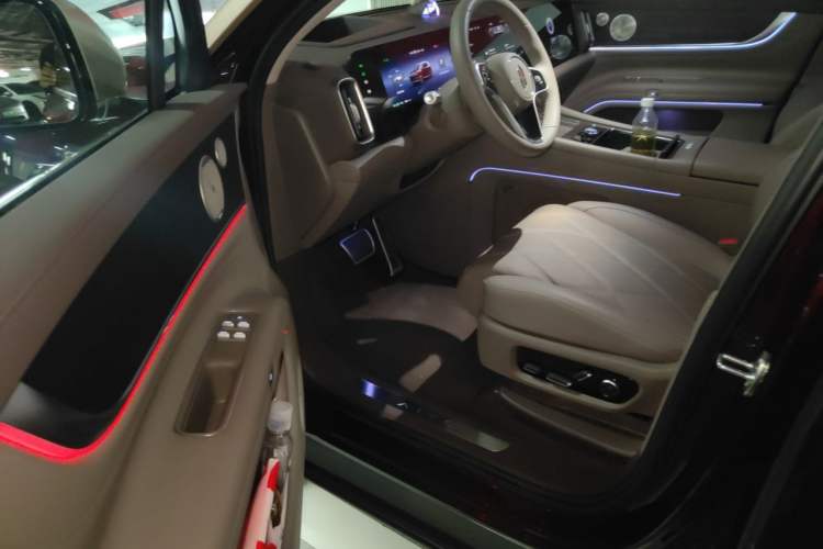 Used Hima AITO M9 2025 All-Electric Ultra Version 100 kWh 5-Seater Model Driver Seat