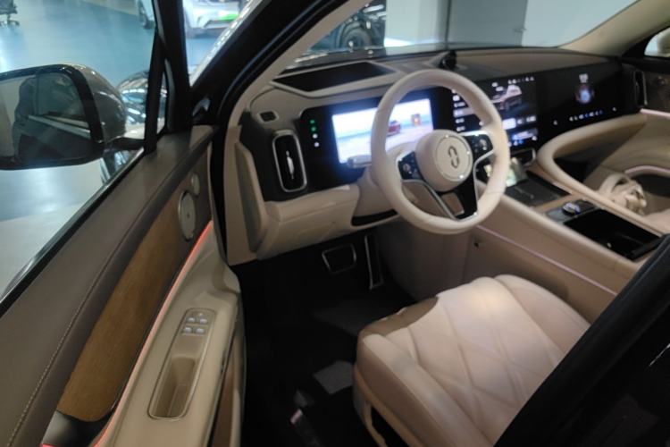 Used Hima AITO M9 2025 Extended-Range Ultra Version 52 kWh 6-Seater Driver Seat