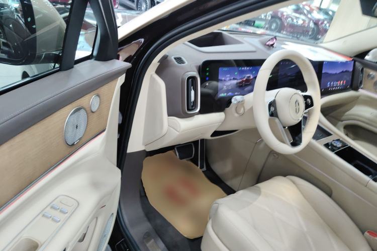 Used Hima AITO M9 2025 Extended-Range Ultra Version 52 kWh 6-Seater Driver Seat