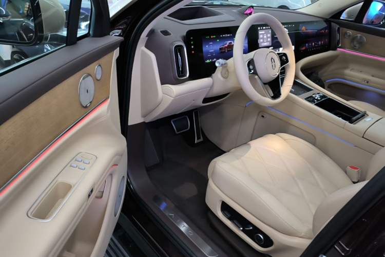 Used Hima AITO M9 2025 Extended-Range Ultra Version 52 kWh 6-Seater Driver Seat