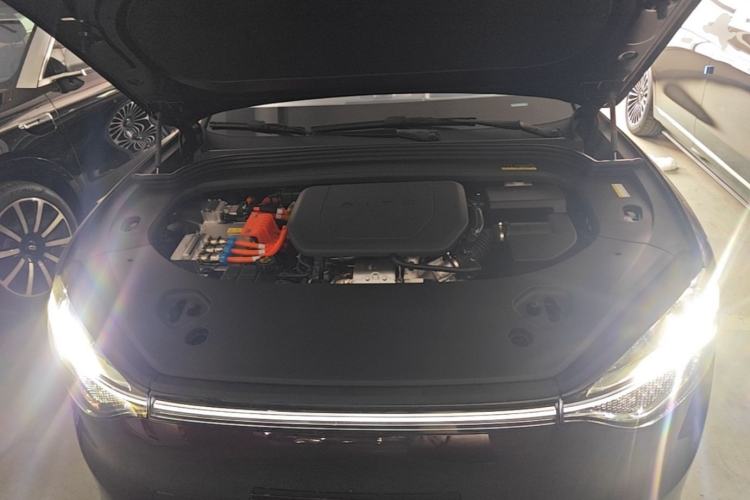 Used Hima AITO M9 2025 Extended-Range Ultra Version 52 kWh 6-Seater Engine Bay