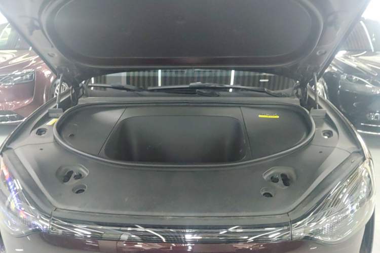 Used Hima AITO M9 2025 Pure Electric Ultra Version 100 kWh 6-Seater Model Engine Bay