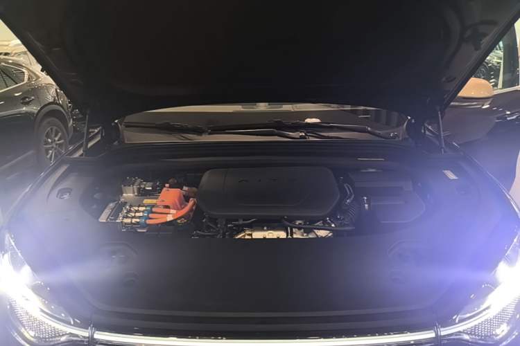 Used Hima AITO M9 2025 Extended-Range Ultra Version 52 kWh 6-Seater Engine Bay