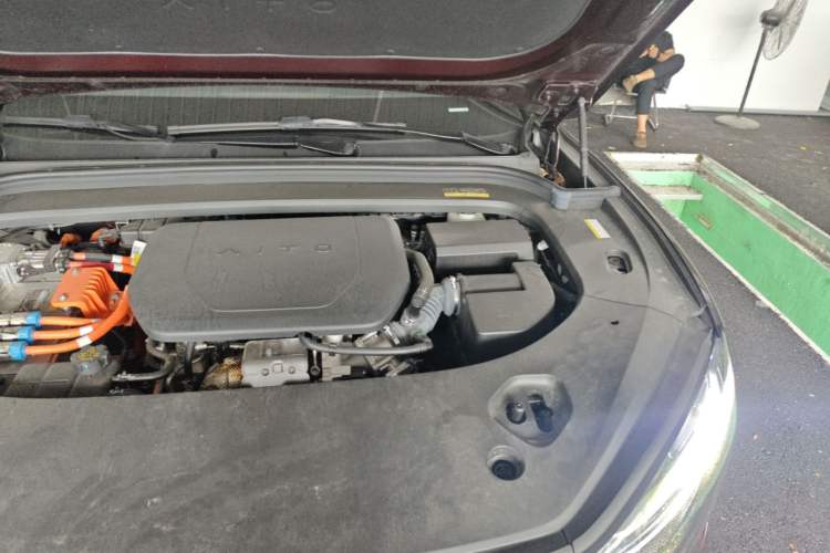 Used Hima AITO M9 2025 Extended-Range Ultra Version 52 kWh 6-Seater Engine Bay Left