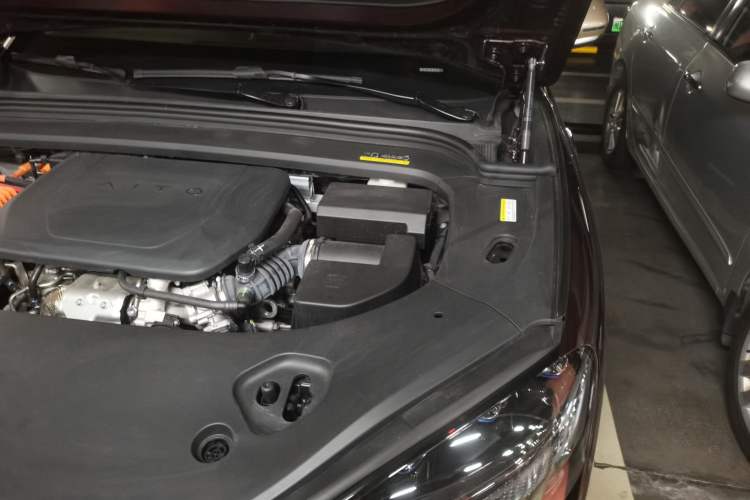 Used Hima AITO M9 2025 Extended-Range Ultra Version 52 kWh 5-Seater Edition Engine Bay Left