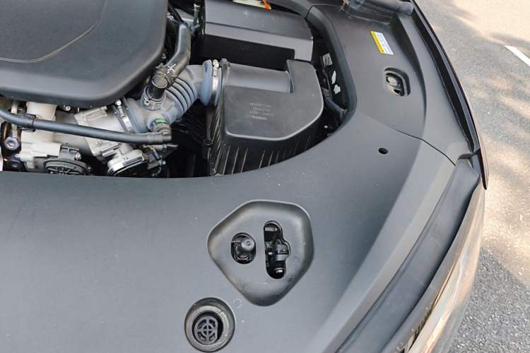 Used Hima AITO M9 2025 Extended-Range Ultra Version 52 kWh 6-Seater Engine Bay Left