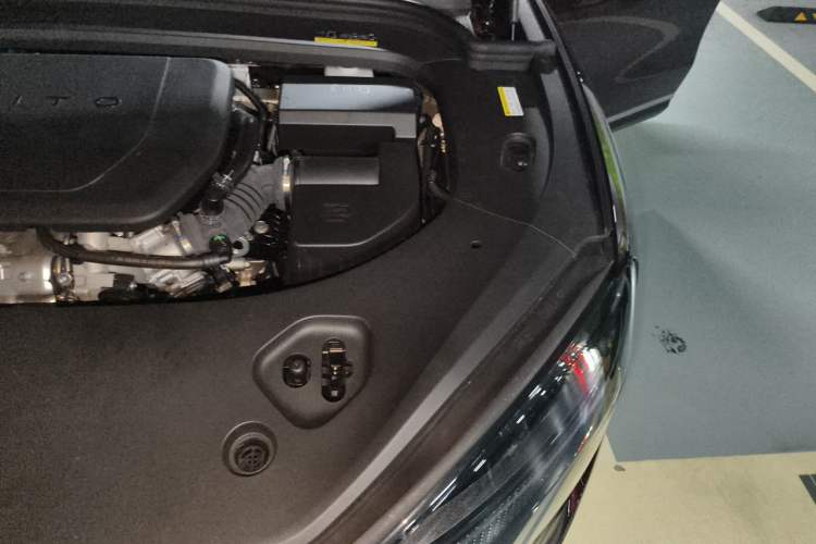 Used Hima AITO M9 2025 Extended-Range Ultra Version 52 kWh 6-Seater Engine Bay Left