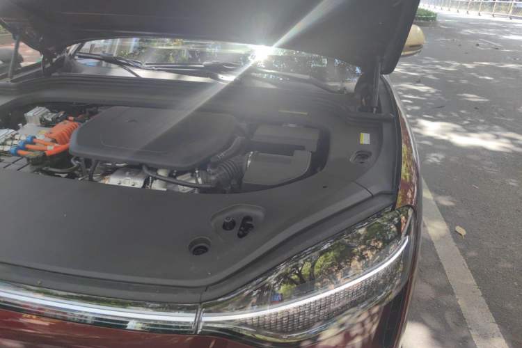 Used Hima AITO M9 2025 Extended-Range Ultra Version 52 kWh 6-Seater Engine Bay Left