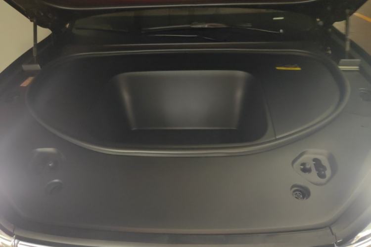 Used Hima AITO M9 2025 All-Electric Ultra Version 100 kWh 5-Seater Model Engine Bay