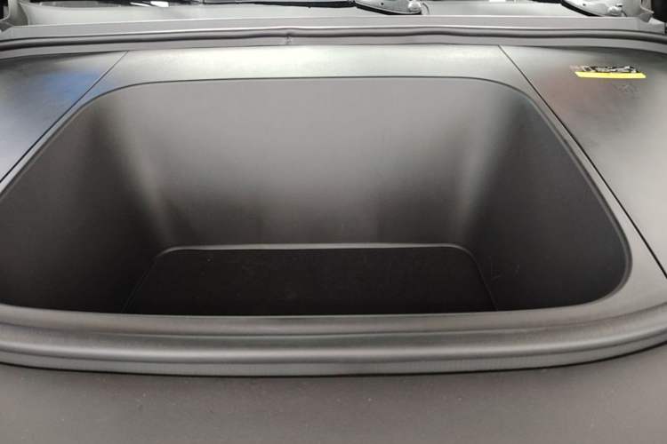 Used Hima AITO M9 2025 All-Electric Ultra Version 100 kWh 5-Seater Model Engine Bay