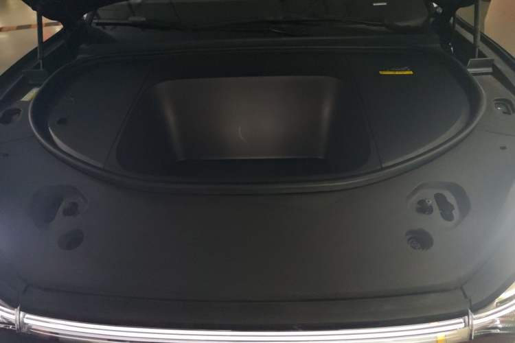 Used Hima AITO M9 2025 All-Electric Ultra Version 100 kWh 5-Seater Model Engine Bay