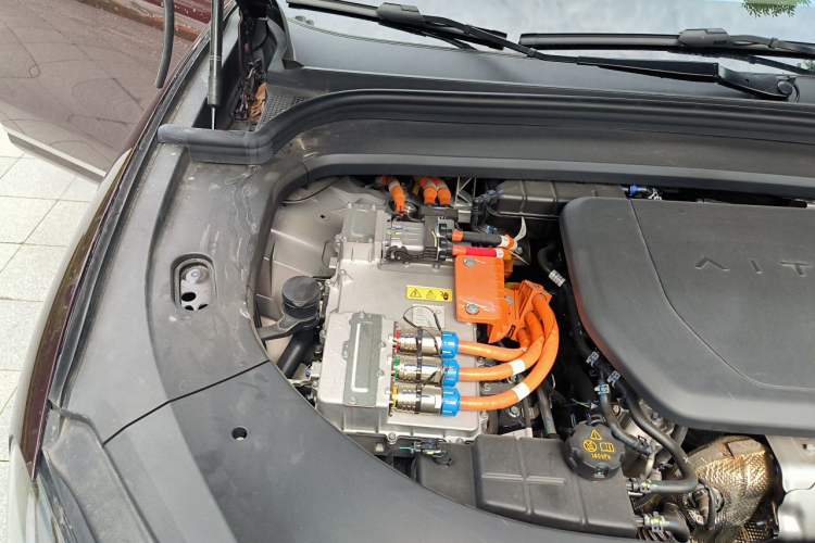 Used Hima AITO M9 2025 Extended-Range Ultra Version 52 kWh 5-Seater Edition Engine Bay Right