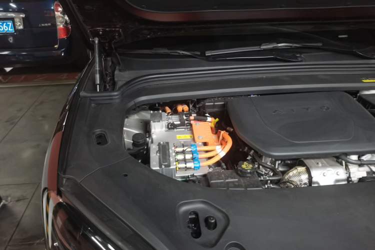 Used Hima AITO M9 2025 Extended-Range Ultra Version 52 kWh 5-Seater Edition Engine Bay Right