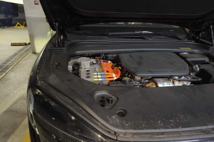 Used Hima AITO M9 2025 Extended-Range Ultra Version 52 kWh 6-Seater Engine Bay Right