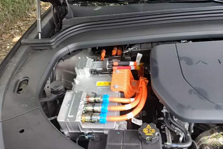 Used Hima AITO M9 2025 Extended-Range Ultra Version 52 kWh 5-Seater Edition Engine Bay Right