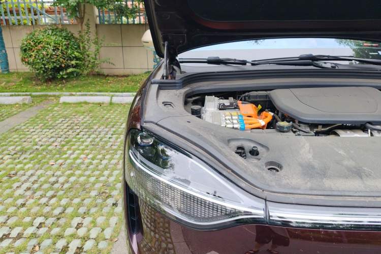 Used Hima AITO M9 2025 Extended-Range Ultra Version 52 kWh 5-Seater Edition Engine Bay Right