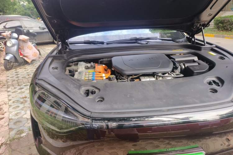 Used Hima AITO M9 2025 Extended-Range Ultra Version 52 kWh 6-Seater Engine Bay Right