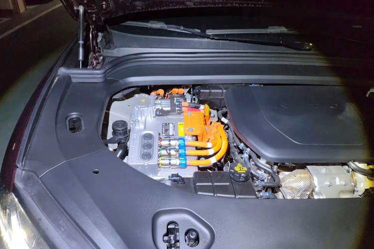 Used Hima AITO M9 2025 Extended-Range Ultra Version 52 kWh 6-Seater Engine Bay Right