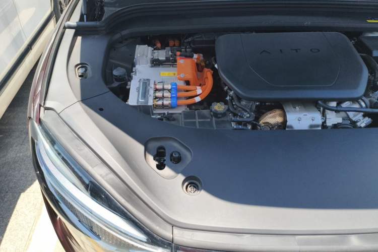 Used Hima AITO M9 2025 Extended-Range Ultra Version 52 kWh 6-Seater Engine Bay Right