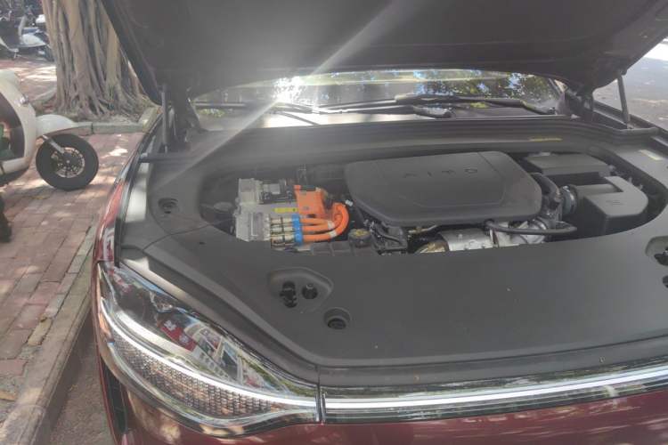 Used Hima AITO M9 2025 Extended-Range Ultra Version 52 kWh 6-Seater Engine Bay Right