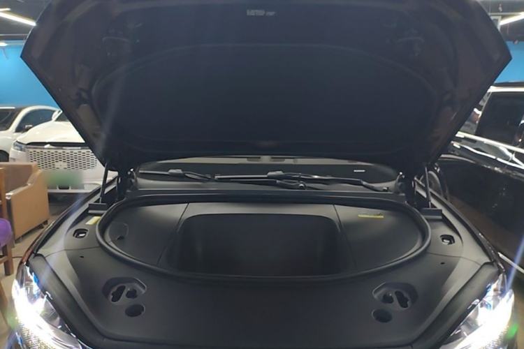 Used Hima AITO M9 2025 All-Electric Ultra Version 100 kWh 5-Seater Model Engine Bay