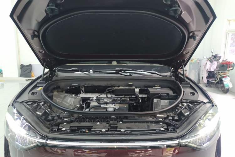 Used Hima AITO M9 2025 All-Electric Ultra Version 100 kWh 5-Seater Model Engine Bay