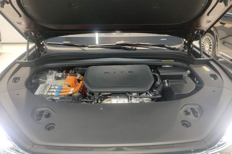 Used Hima AITO M9 2025 Extended-Range Ultra Version 52 kWh 6-Seater Engine Bay