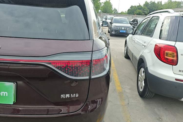 Used Hima AITO M9 2025 Extended-Range Ultra Version 52 kWh 6-Seater Exterior 1