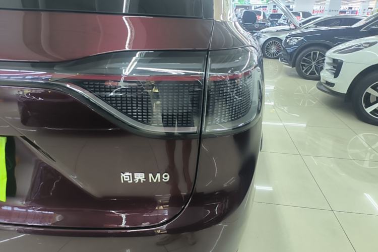 Used Hima AITO M9 2025 Extended-Range Ultra Version 52 kWh 6-Seater Exterior 3