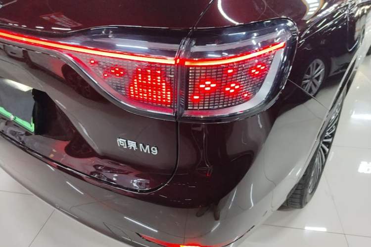 Used Hima AITO M9 2025 Extended-Range Ultra Version 52 kWh 6-Seater Exterior 3