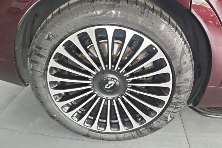 Used Hima AITO M9 2025 Extended-Range Ultra Version 52 kWh 6-Seater Exterior 3